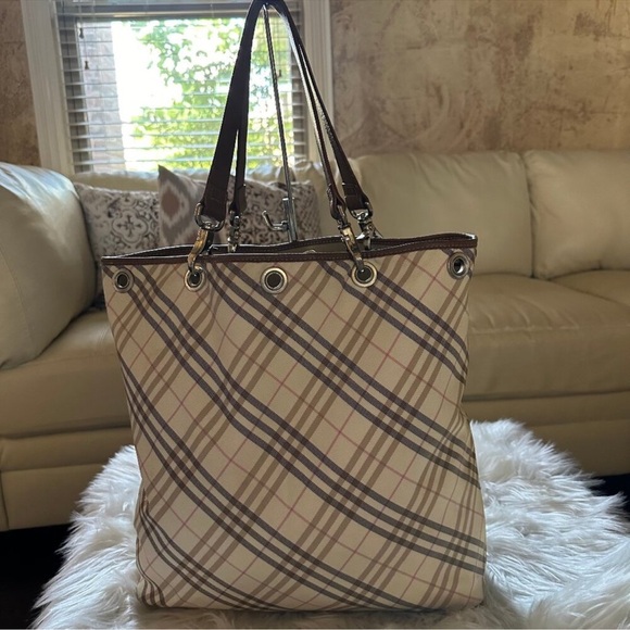Burberry Novacheck canvas and leather reversible tote bag - Picture 3 of 14